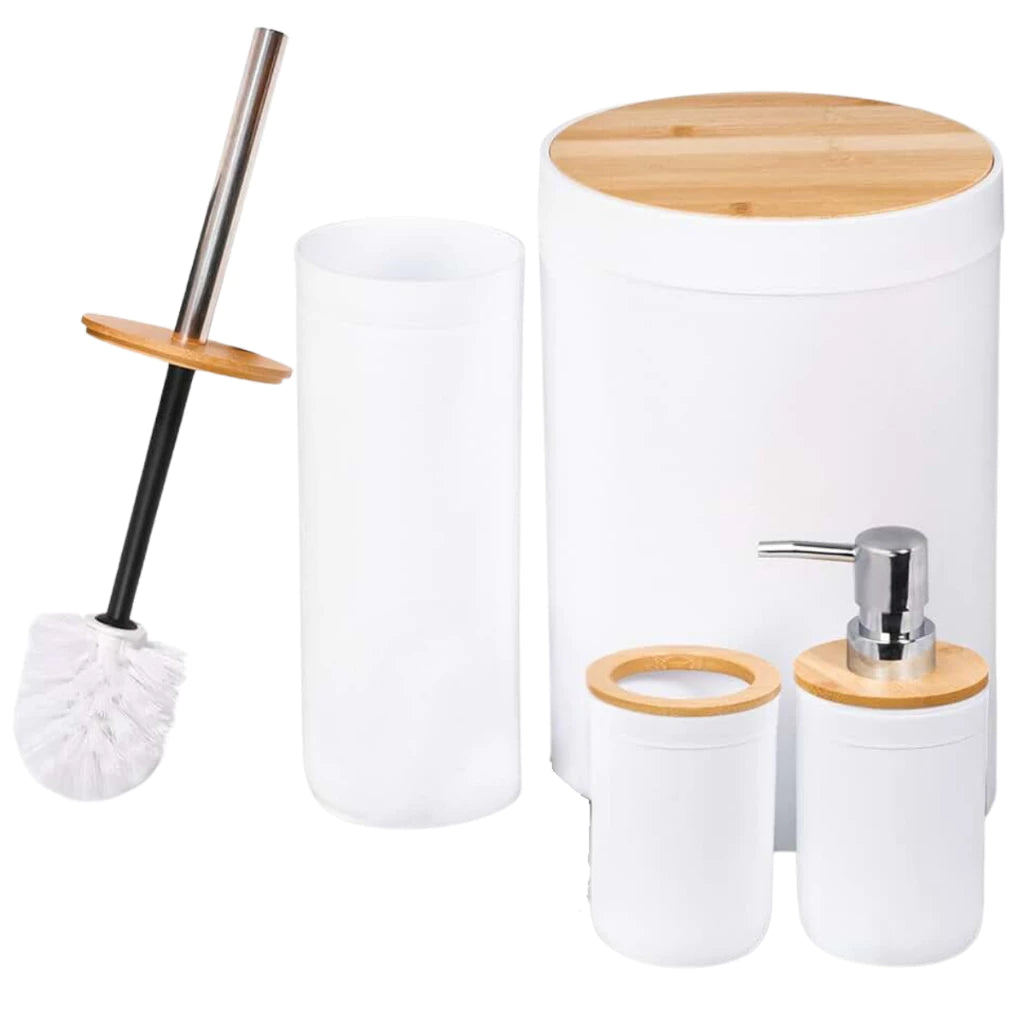 Kit completo de 4 acessórios para banheiro na cor preta com detalhes em bambu, em fundo branco isolado.
